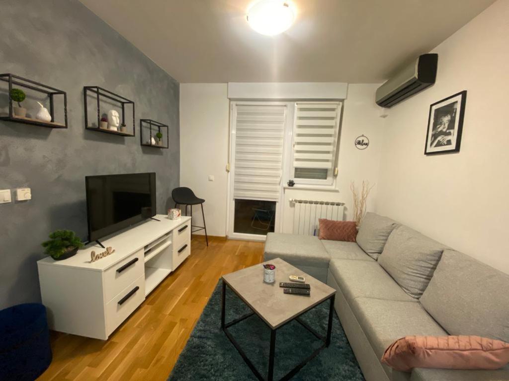 Affordable Apartments 8 Zagreb Bagian luar foto
